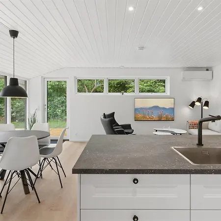 Deik - 1km From The Sea By Interhome Feriehus *